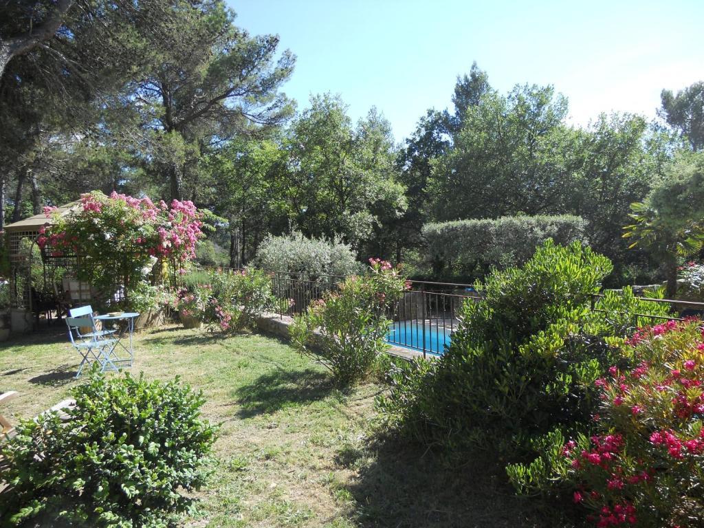 Le Mas De La Pinede Faucon  Exterior photo